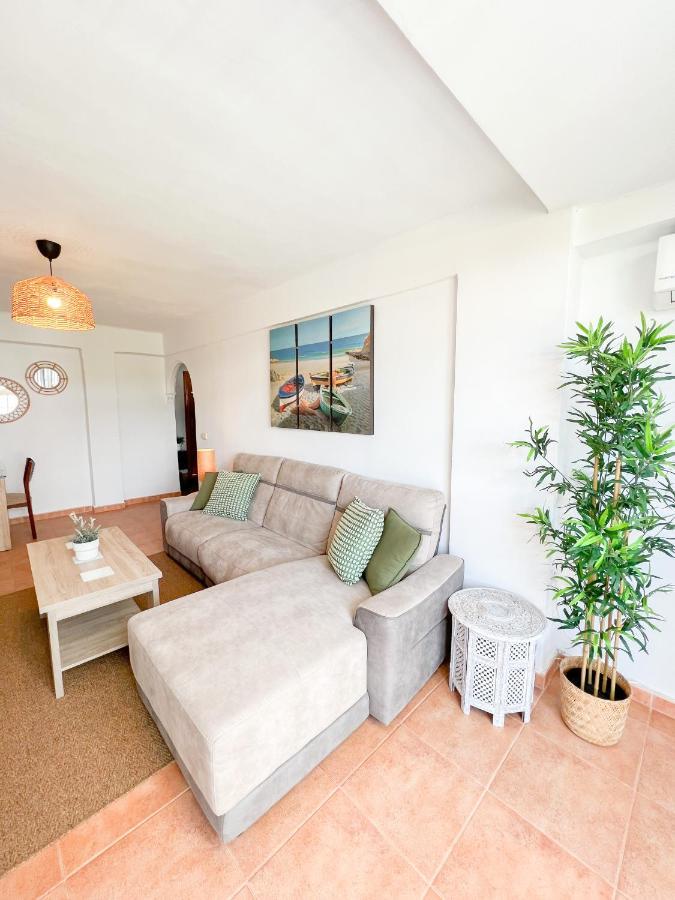 Spacious Apartment In The Center Of 托雷莫利诺斯 外观 照片