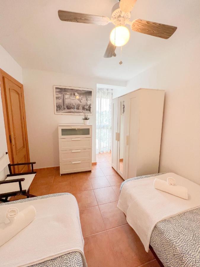 Spacious Apartment In The Center Of 托雷莫利诺斯 外观 照片