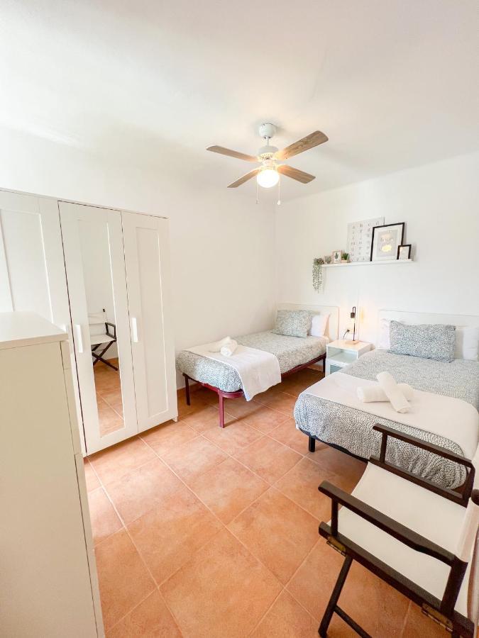 Spacious Apartment In The Center Of 托雷莫利诺斯 外观 照片