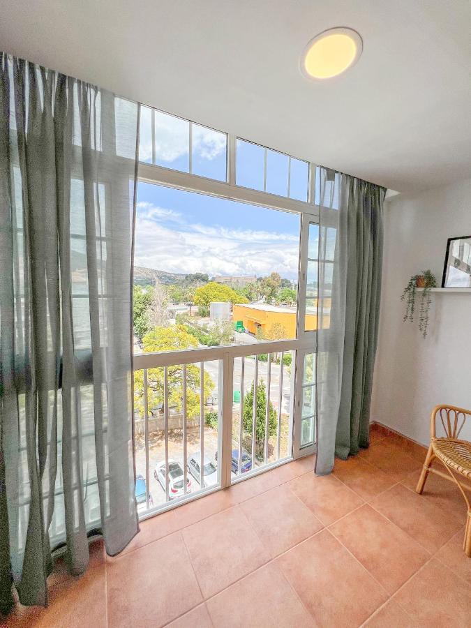 Spacious Apartment In The Center Of 托雷莫利诺斯 外观 照片