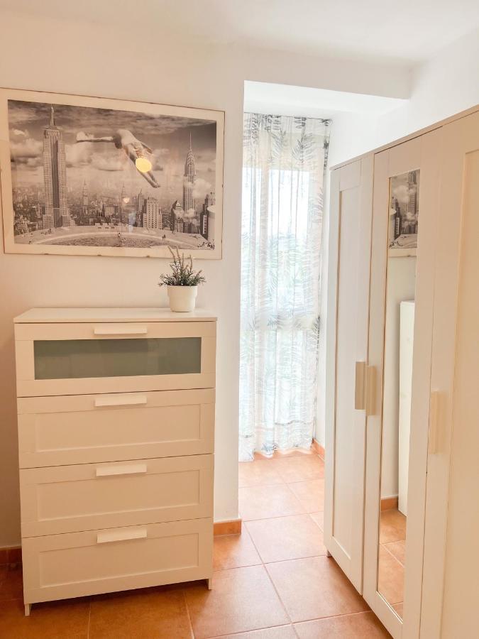 Spacious Apartment In The Center Of 托雷莫利诺斯 外观 照片